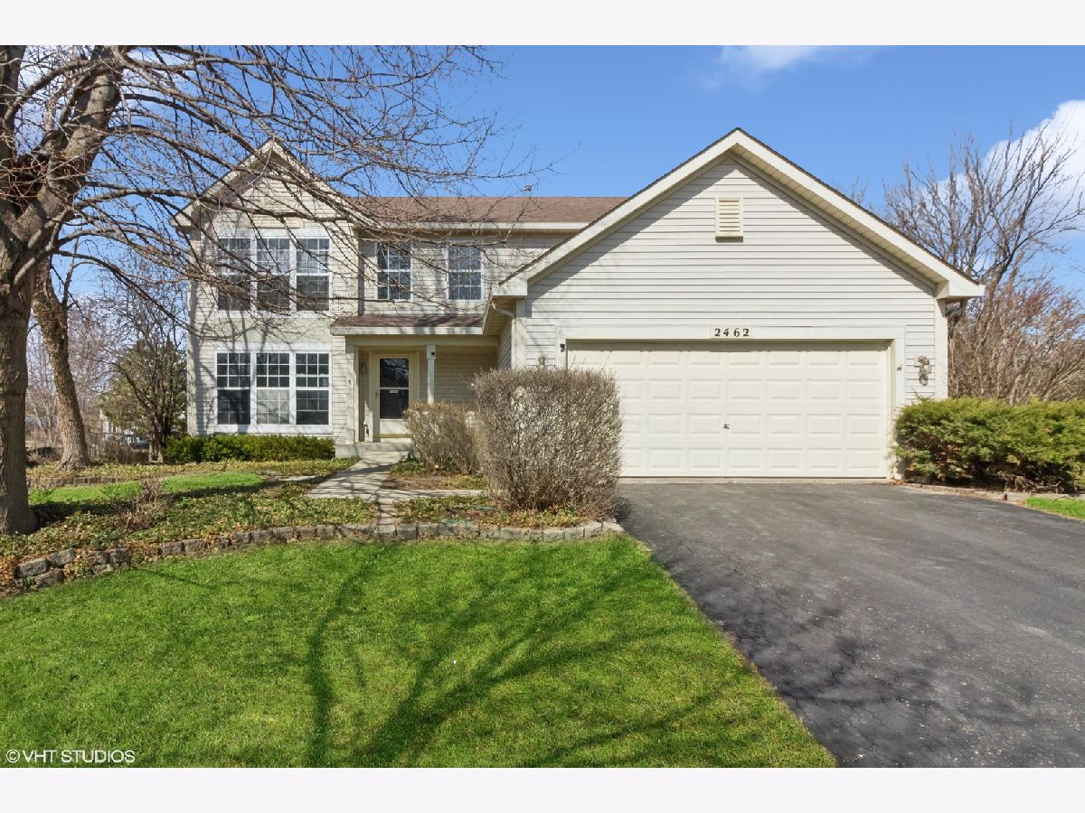 Homes & Townhomes & Condos Sold Lakewood Valley Aurora Illinois, 2462 Green Valley
