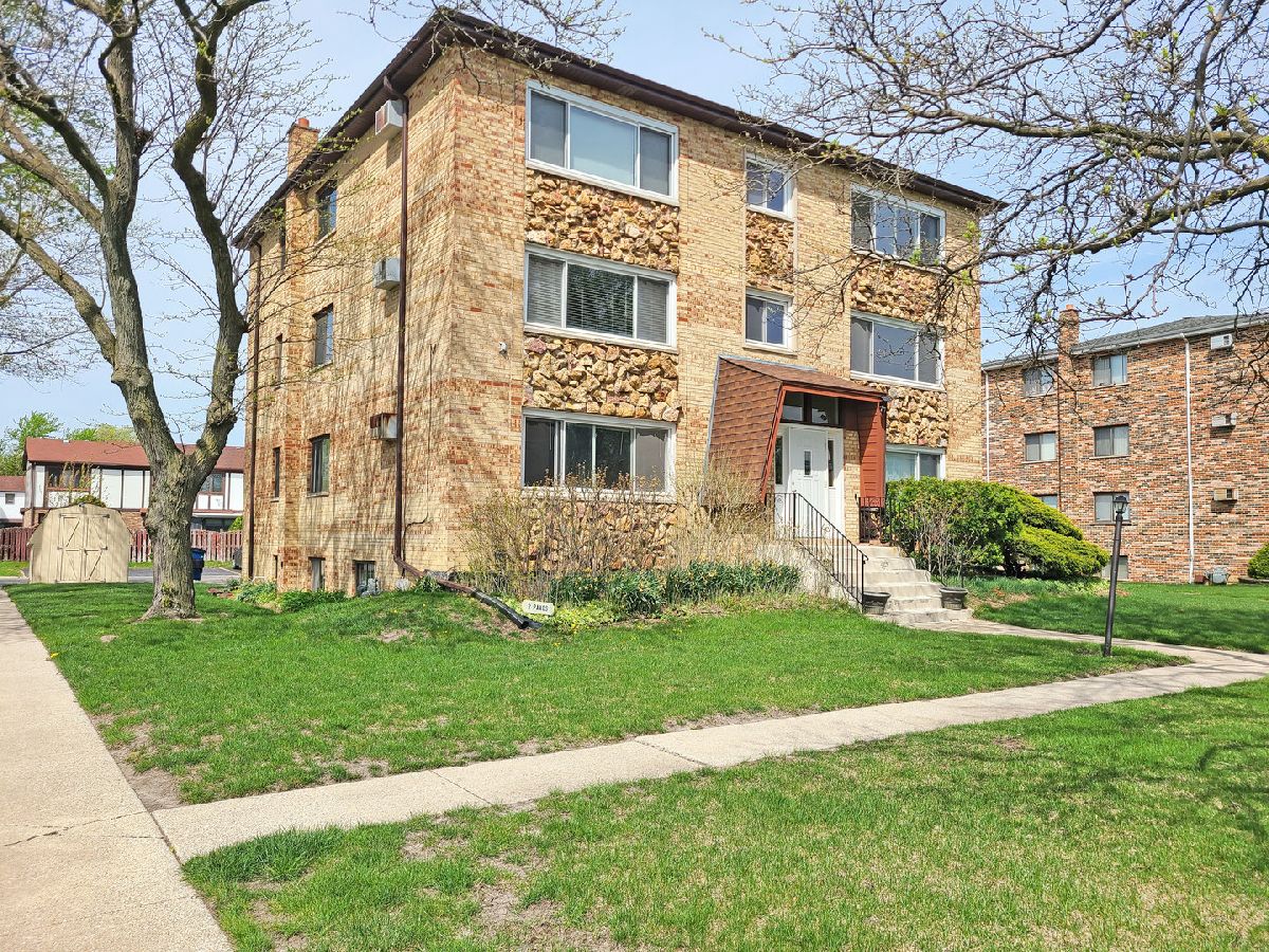  Rented Palos Hills Illinois, 2 Paxos