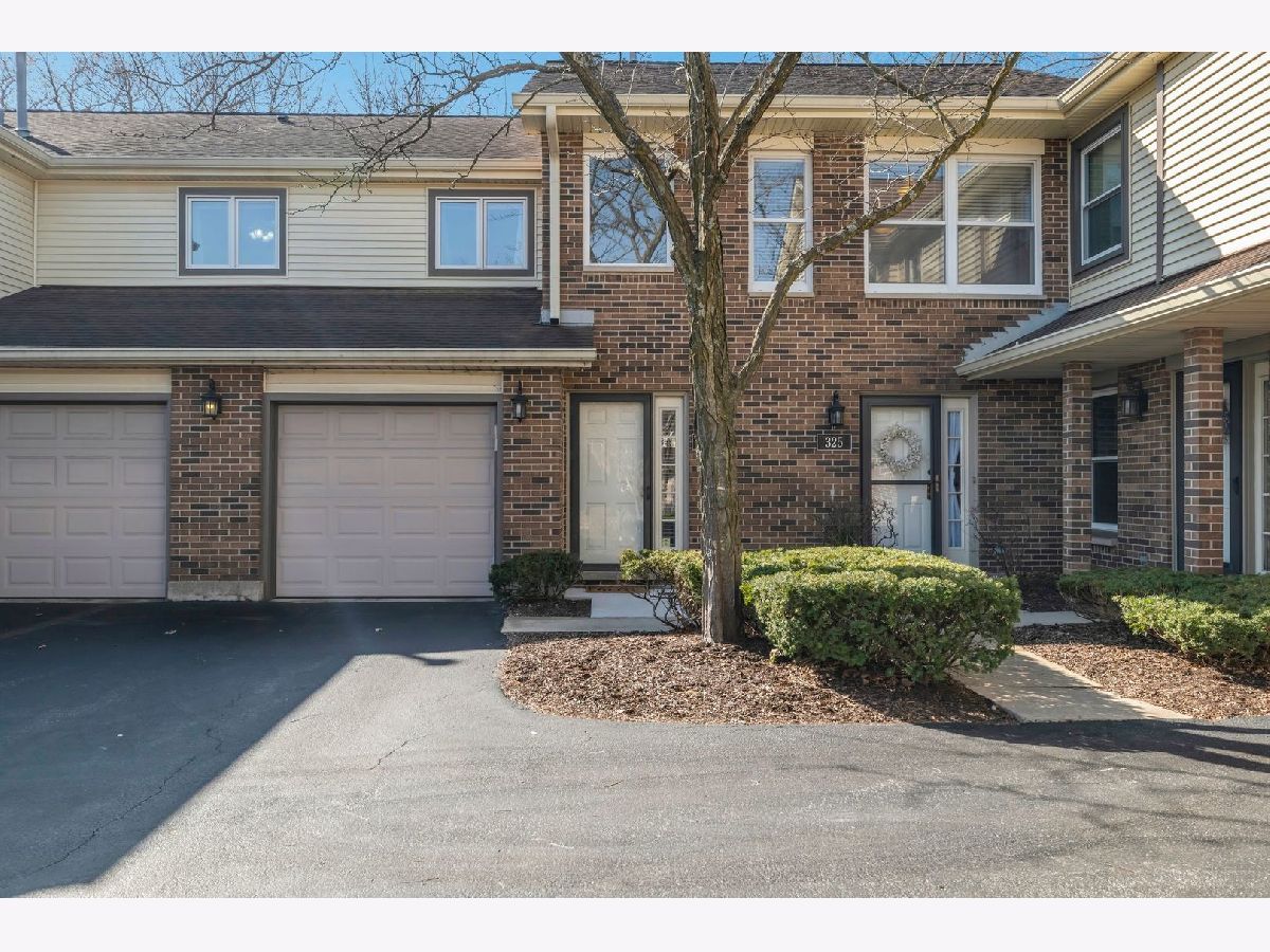 Townhomes Sold Chestnut Place Arlington Heights Illinois, 315 Ivy