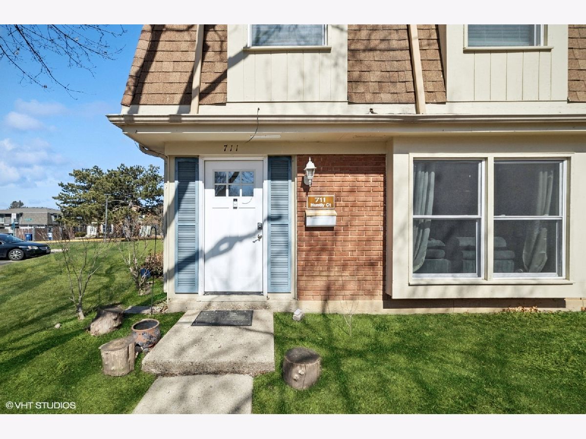 Townhomes Sold Castle Rock Schaumburg Illinois, 711 Huntly