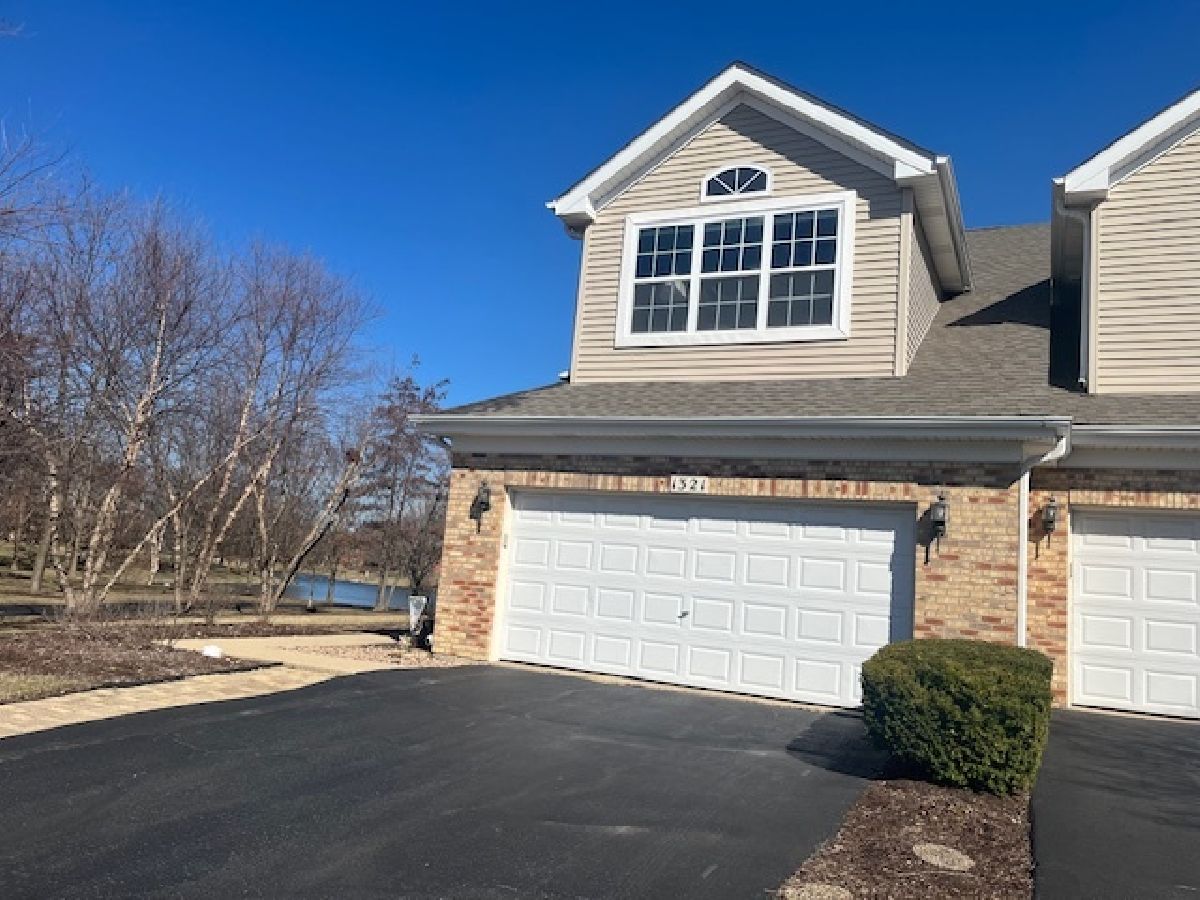 Townhomes Sold Cloisters Schaumburg Illinois, 1321 Leonard