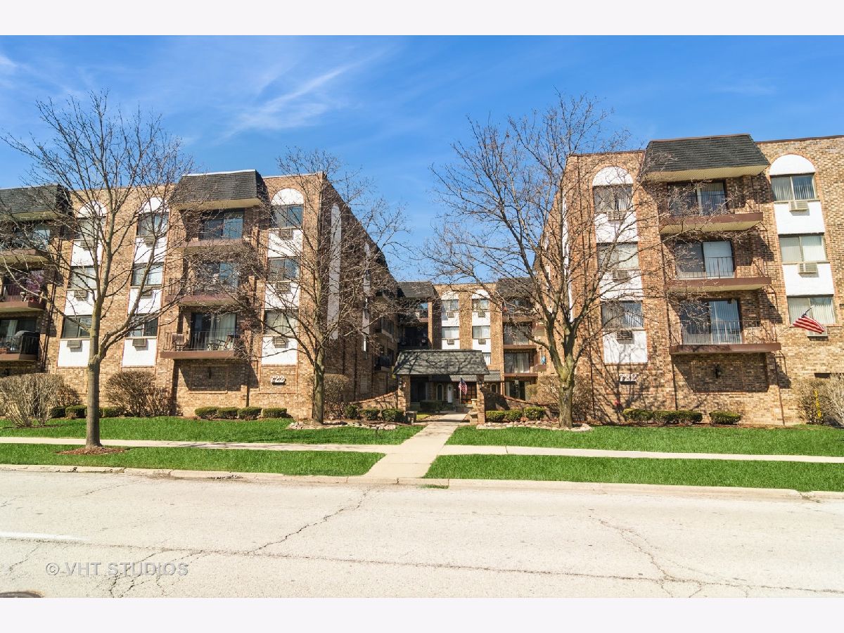 Condominiums Sold Carriage Walk Des Plaines Illinois