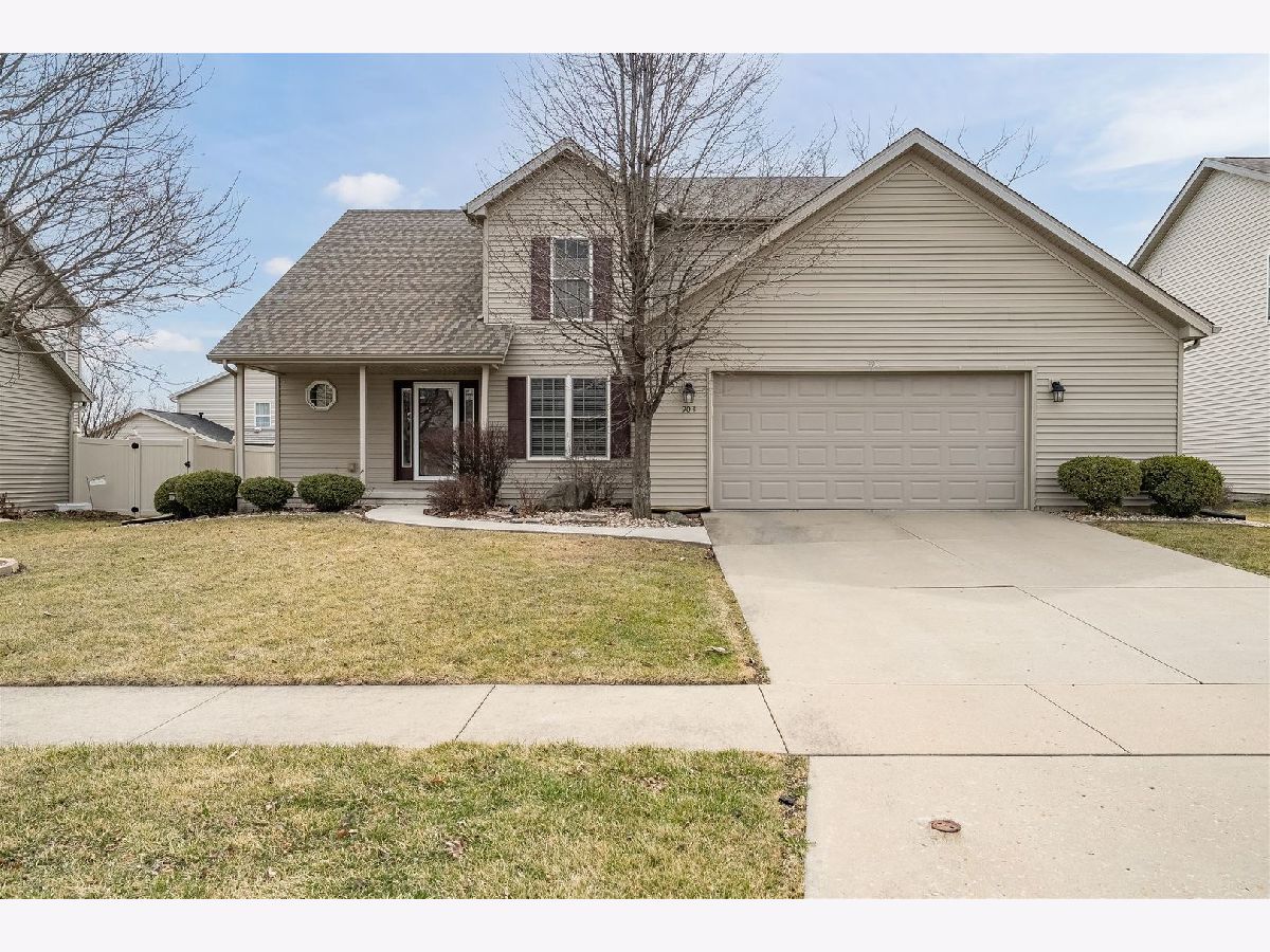 Homes & Condos & Townhomes Sold Collie Ridge Normal Illinois, 903 Dresser