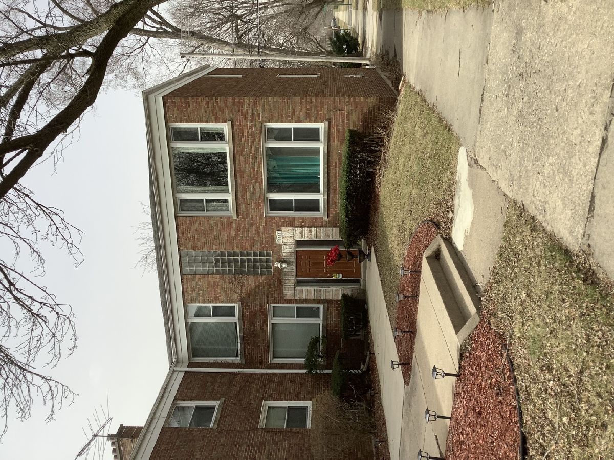 Rented Chicago Illinois, 11000 Artesian