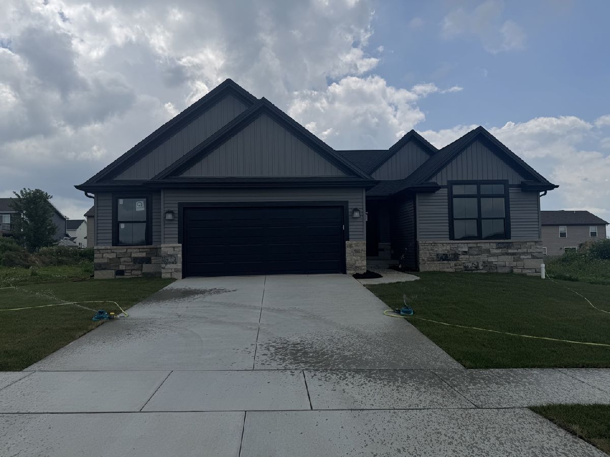 Homes & Condos & Townhomes For Sale Greystone Field Normal Illinois, 1721 Bluestone Drive