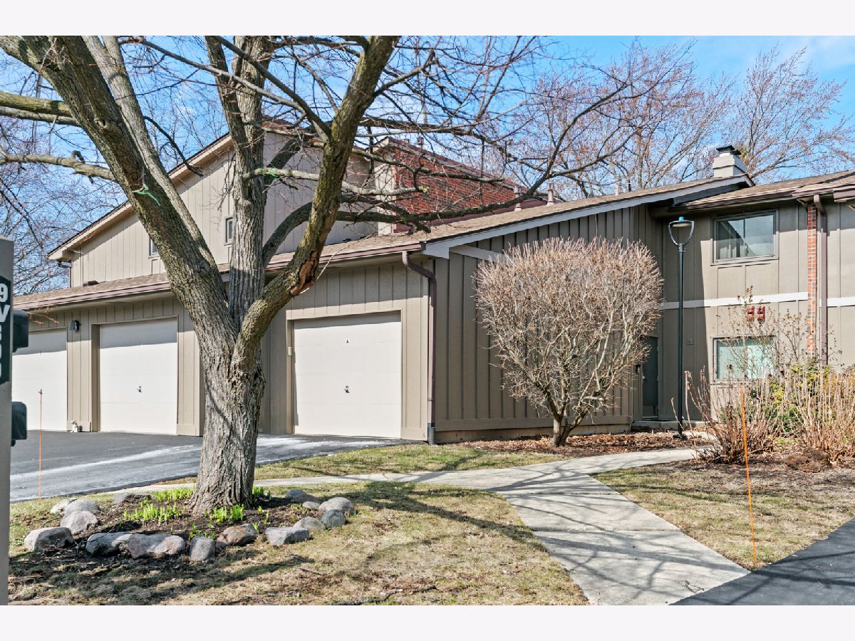 Condos & Townhomes & Homes Sold Emerald Green Warrenville Illinois, 29W390 Emerald Green