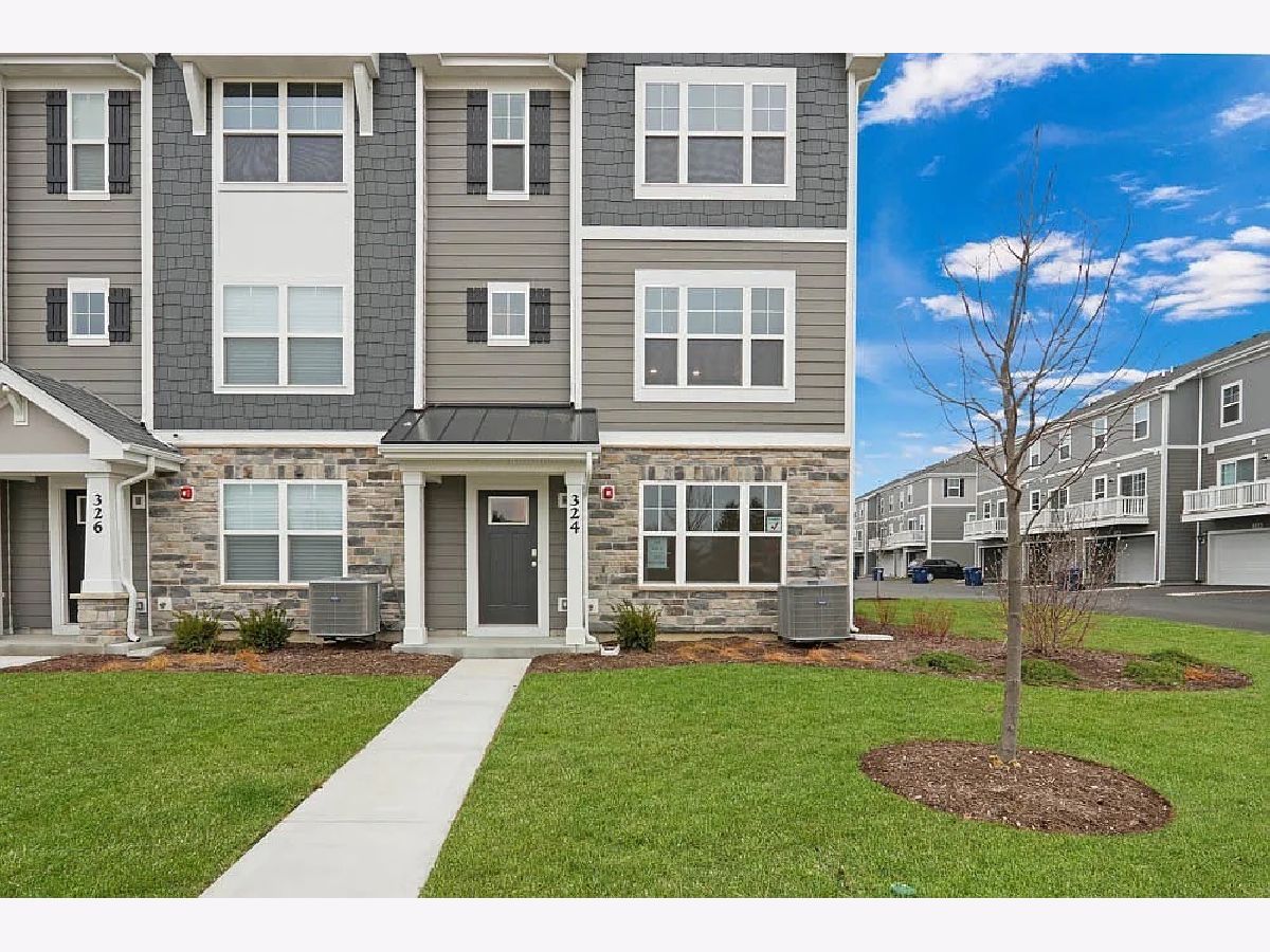Condos & Townhomes Rented Charlestowne Lakes St Charles Illinois, 324 Basin