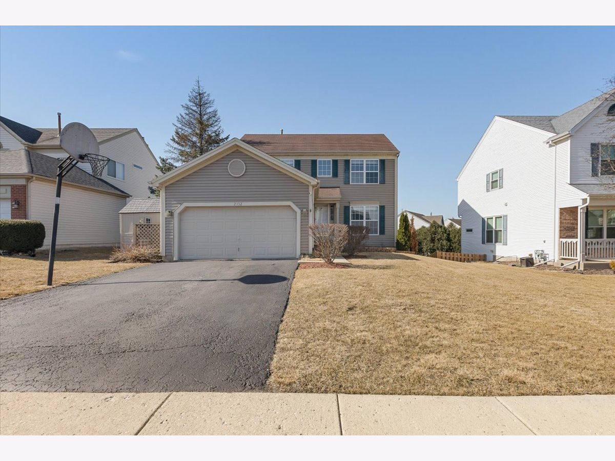 Homes & Townhomes Sold Country Walk Round Lake Beach Illinois, 2152 Green Valley