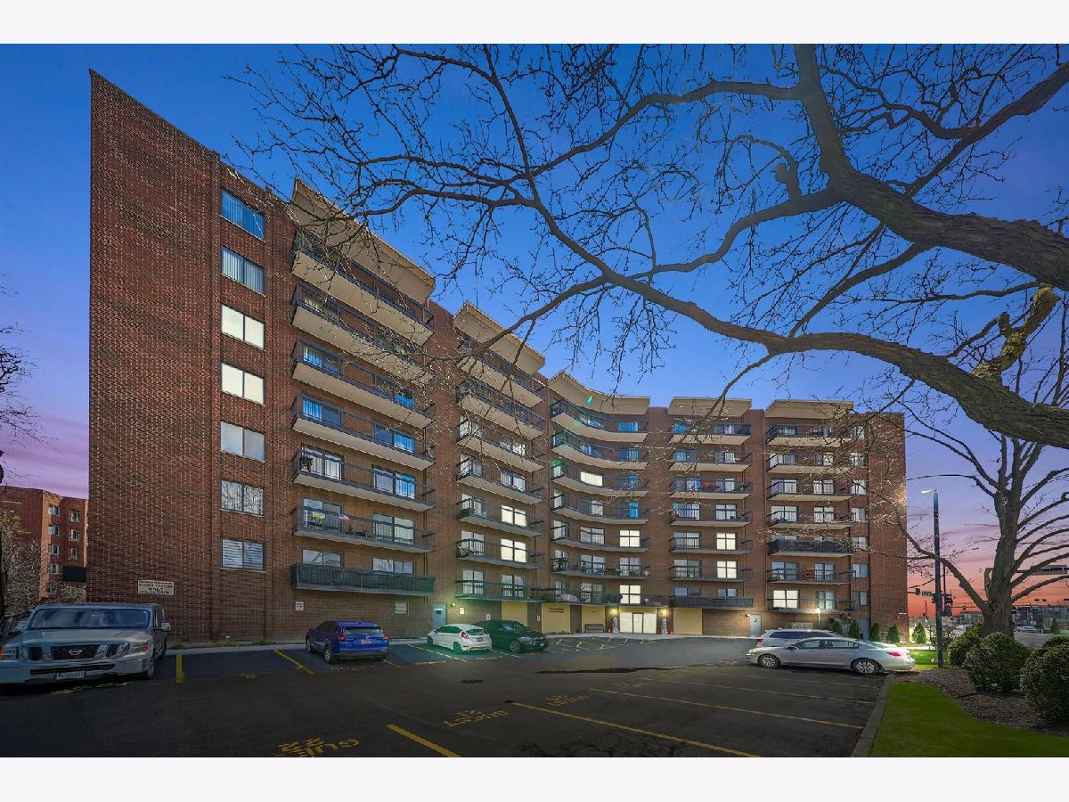 Condominiums Sold Landmark Des Plaines Illinois, 711 River