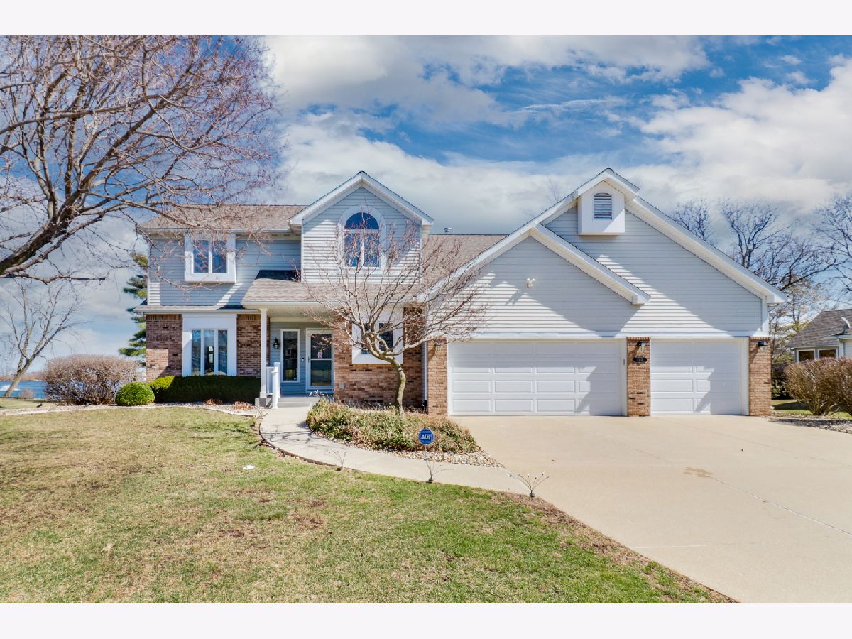 Homes & Condos & Townhomes Sold Ironwood Normal Illinois, 1212 Ironwood Cc