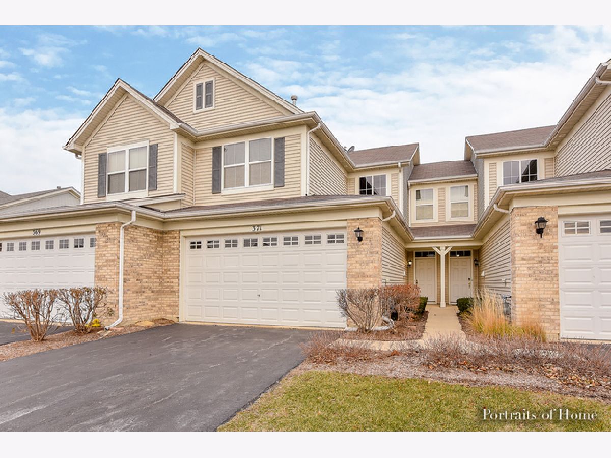 Homes & Townhomes & Condos Rented Churchill Club Oswego Illinois, 371 Chesapeake