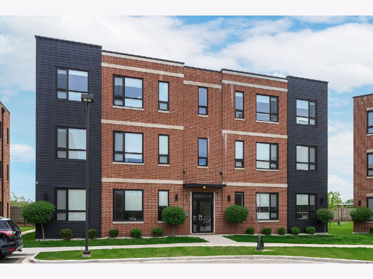 Rented Chicago Illinois, 2154 Nashville