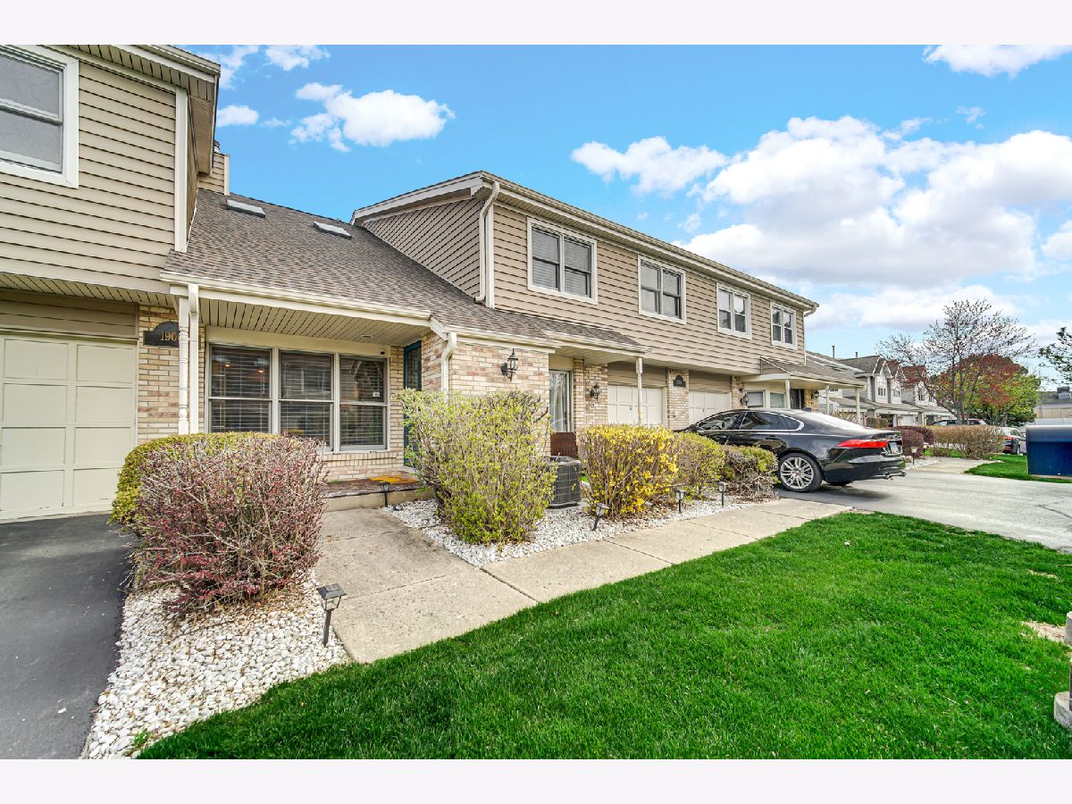 Townhomes Sold Lancaster Coach Naperville Illinois, 1900 Wisteria