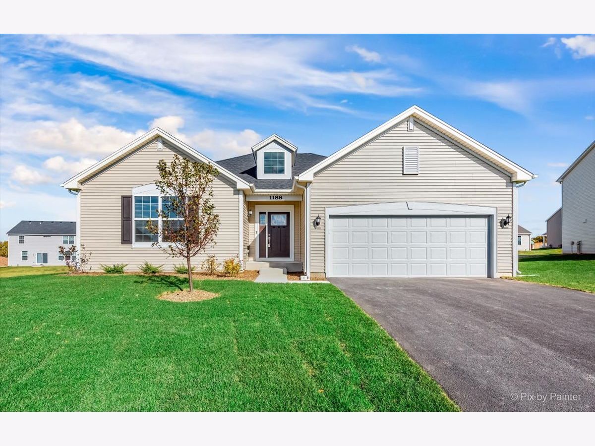 Sold Hinckley Illinois, 101 Prairie