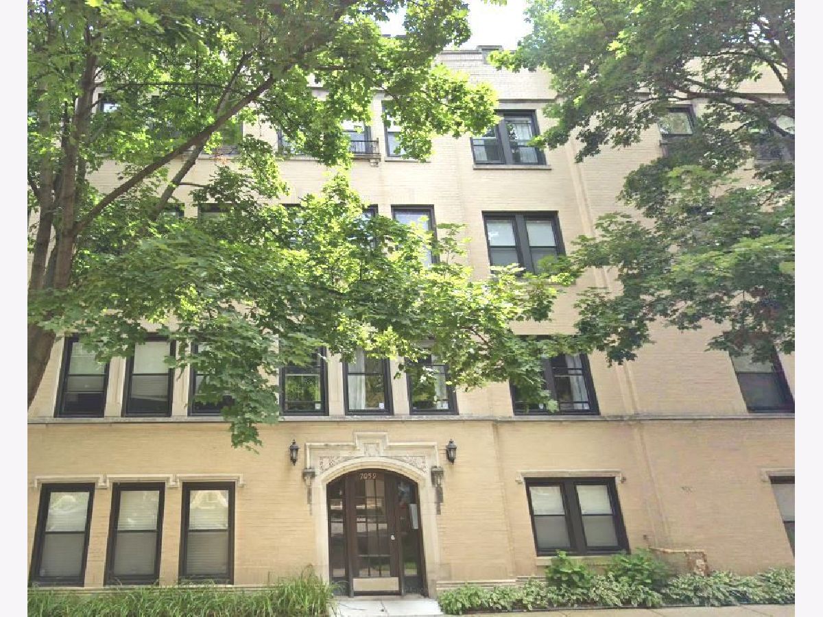  For Sale Chicago Illinois, 7059 Damen Avenue