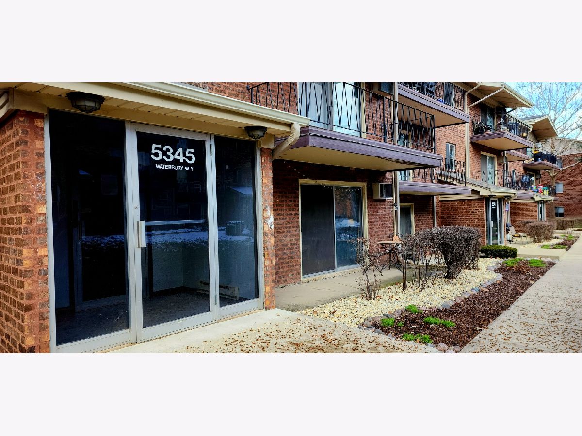 Condominiums Sold Waterbury Crestwood Illinois, 5345 Waterbury