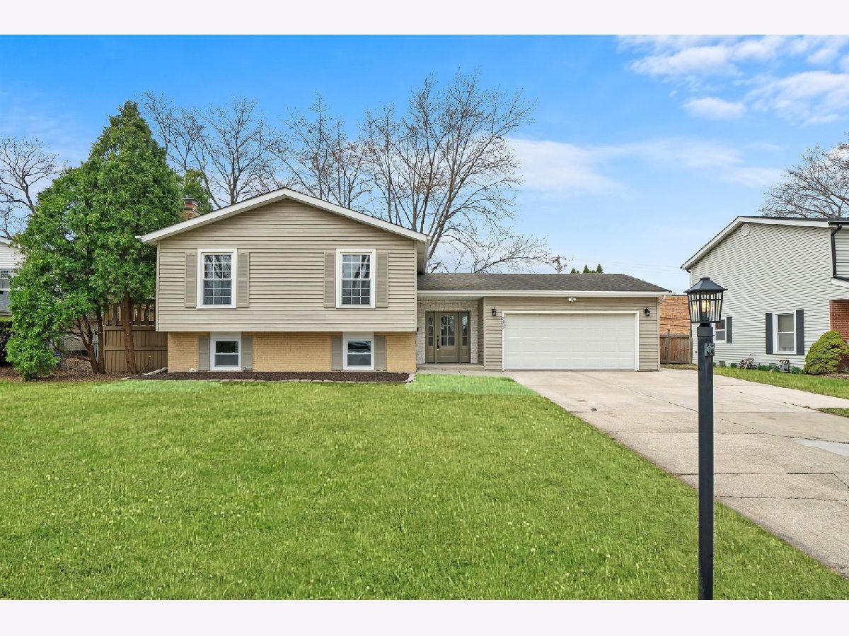Homes Sold Hinsbrook Darien Illinois, 7402 Darien