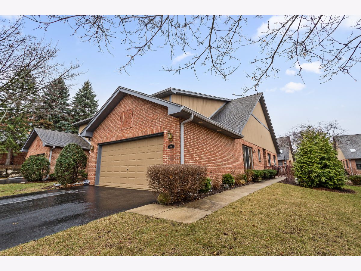 Townhomes Sold On The Park Bloomingdale Illinois, 206 Eric