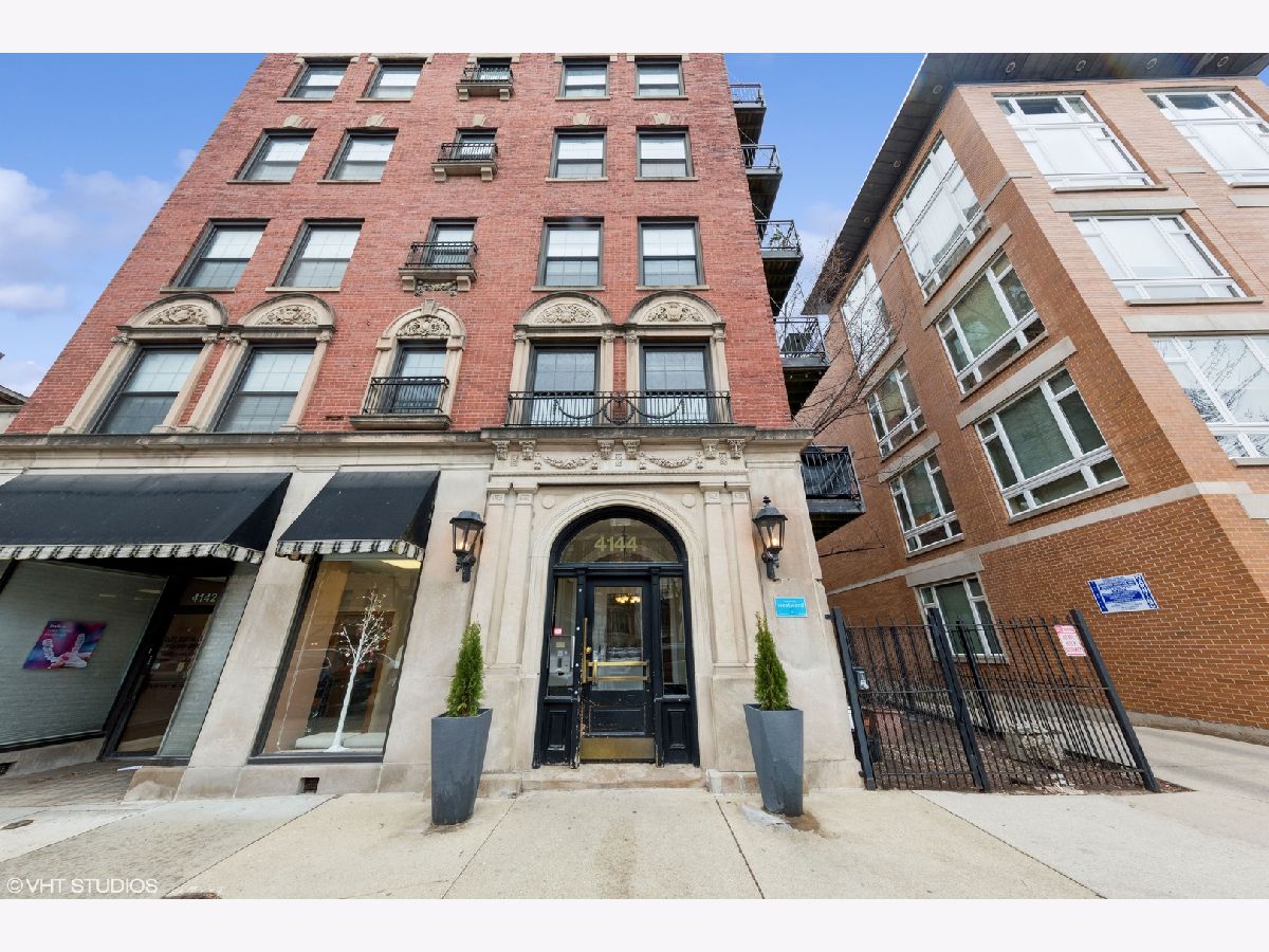 Condos & Townhomes & Homes Sold Buena Park Chicago Illinois, 4144 Sheridan