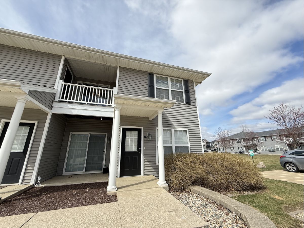 Condos & Townhomes Sold The Courtyards Savoy Illinois, 104 Yorkminster