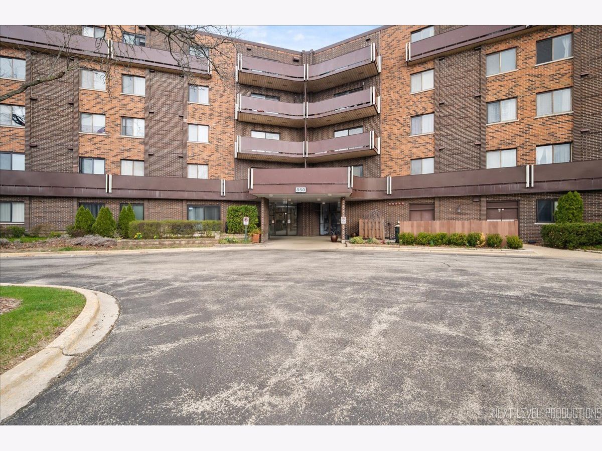 Condominiums Sold Village On The Lake Elk Grove Village Illinois, 850 Wellington