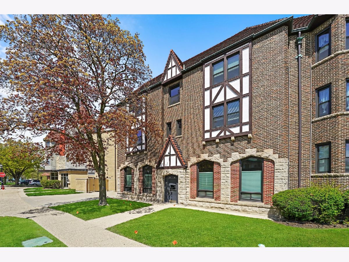  Rented Riverside Illinois, 30 Lawton