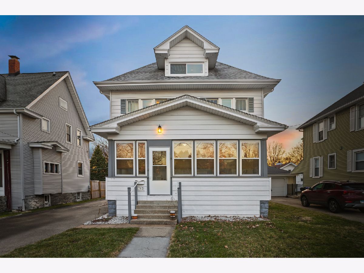 Homes & Condos & Townhomes Sold South Hill Bloomington Illinois, 1305 S Madison