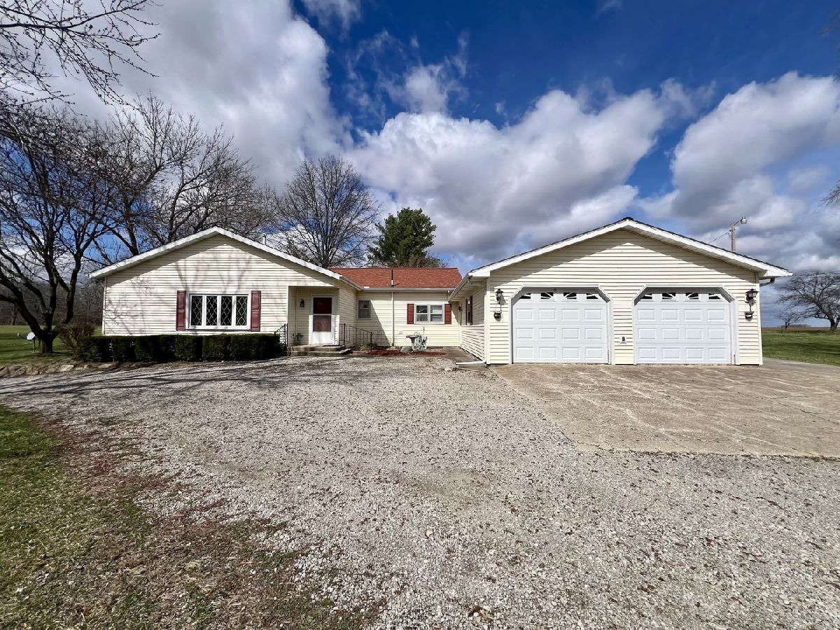  Sold Oakland Illinois, 20038 County Road 2350e