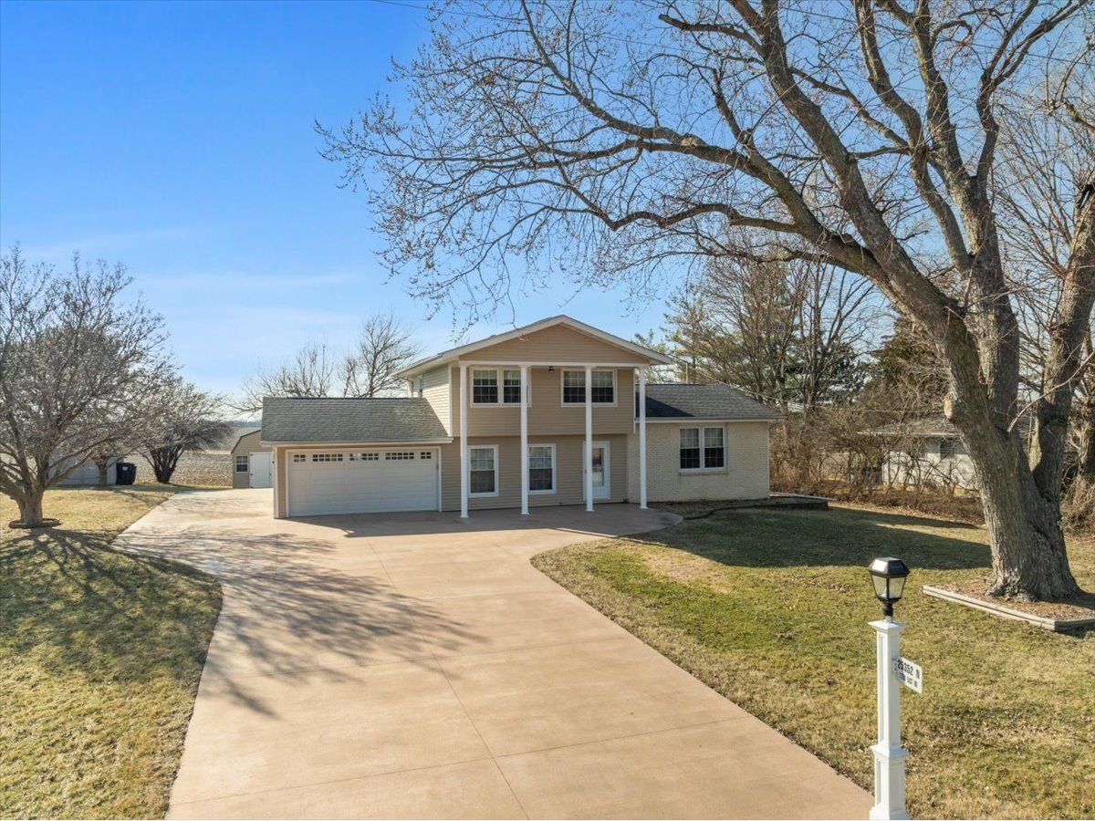 Homes Sold Lake Bloomington Hudson Illinois, 25352 1750 East