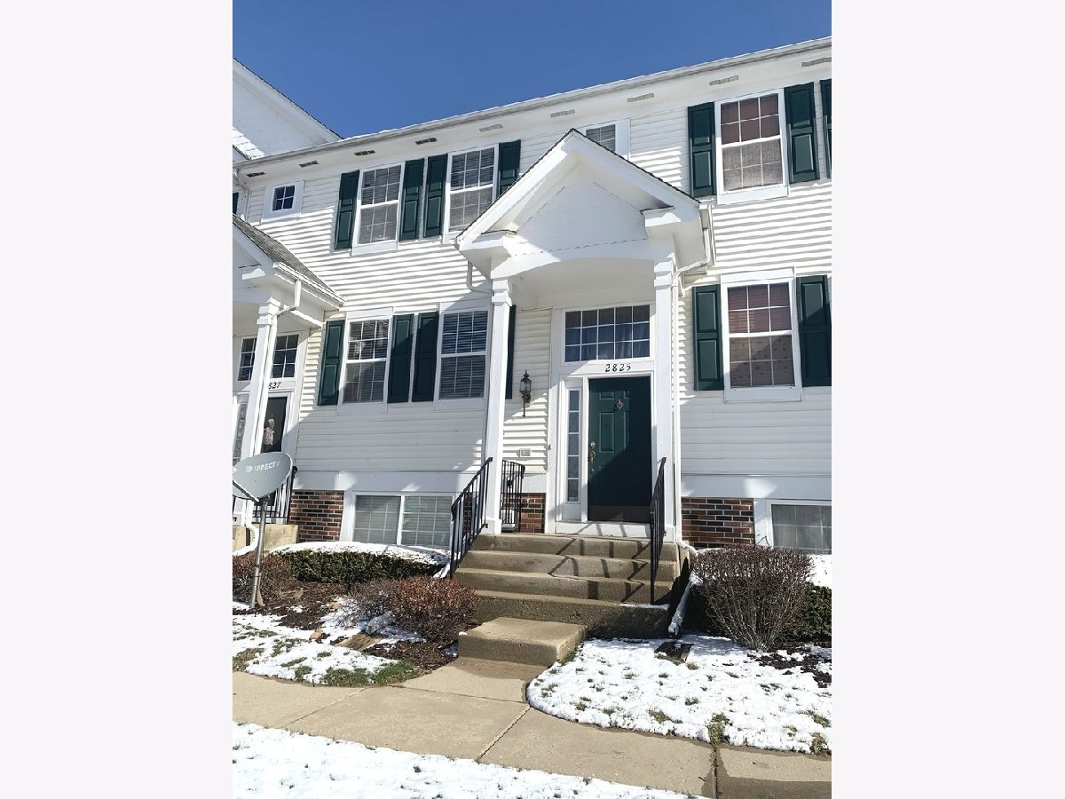 Townhomes & Condos Sold Cambridge At Midlane Wadsworth Illinois, 2825 Augusta