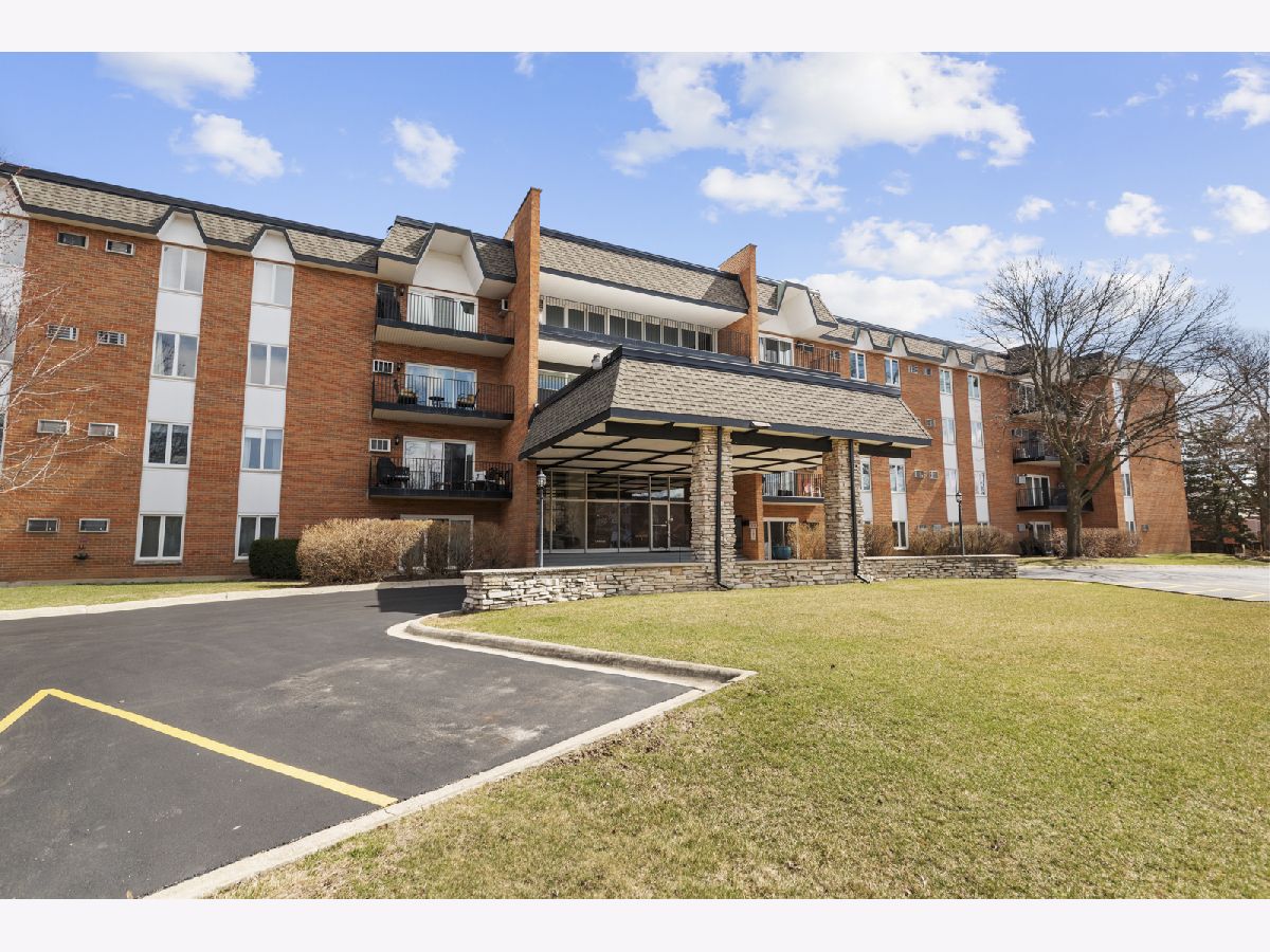 Condominiums Sold Westbrook Downers Grove Illinois, 4221 Saratoga