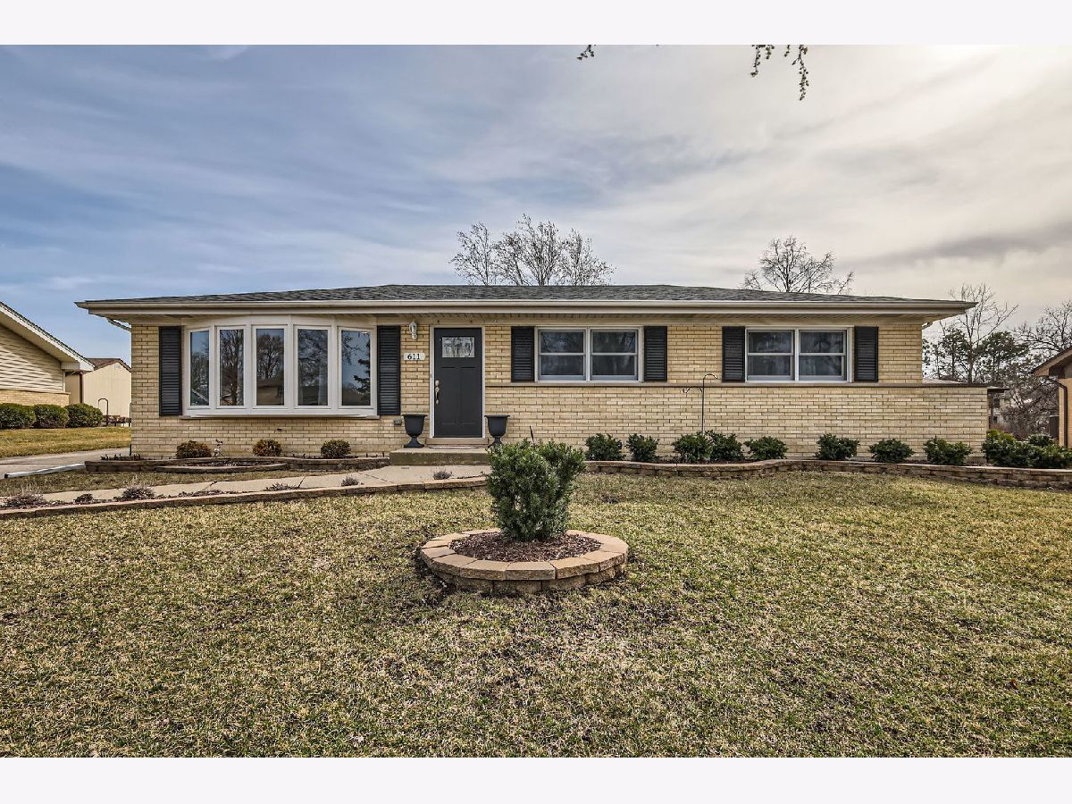 Homes & Condos & Townhomes Sold Lancer Park Schaumburg Illinois, 611 Merlin