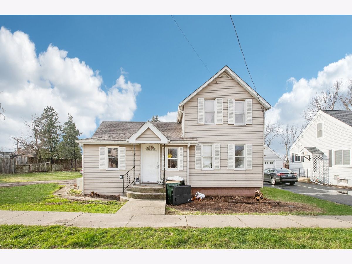  For Sale Burlington Illinois, 174 Center Street