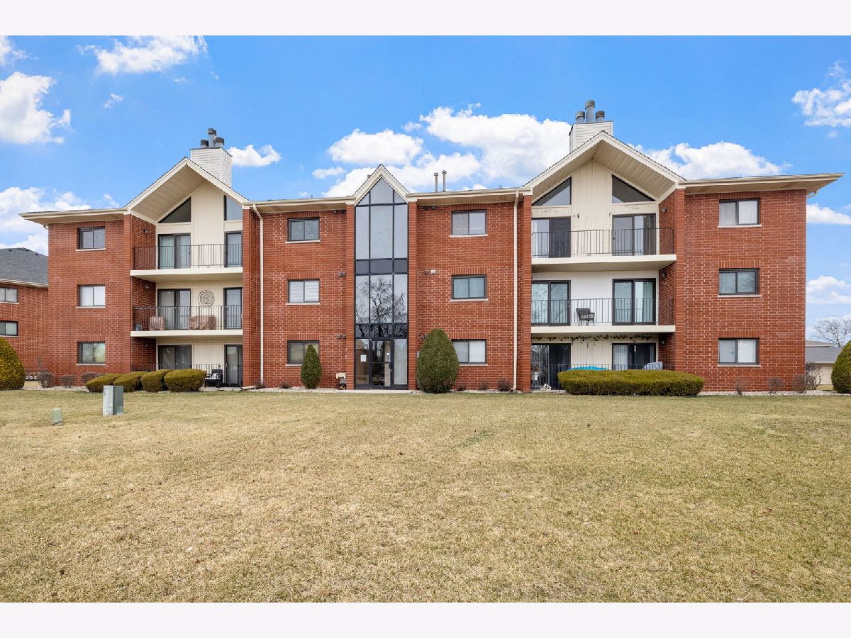 Condominiums Sold Hamilton Hills Tinley Park Illinois, 18112 Rita