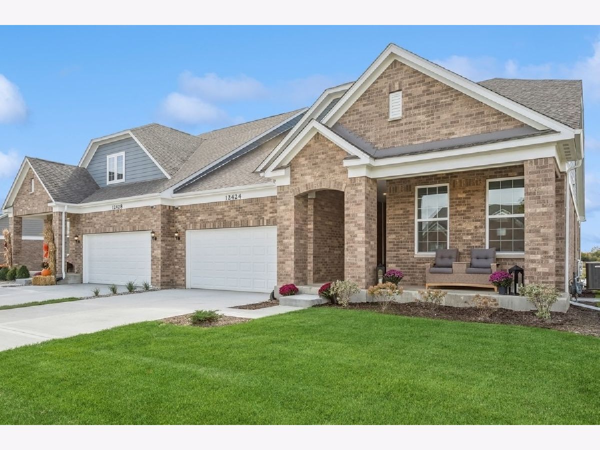 Homes & Condos & Townhomes Sold Gleneagles Lemont Illinois, 12424 Portrush