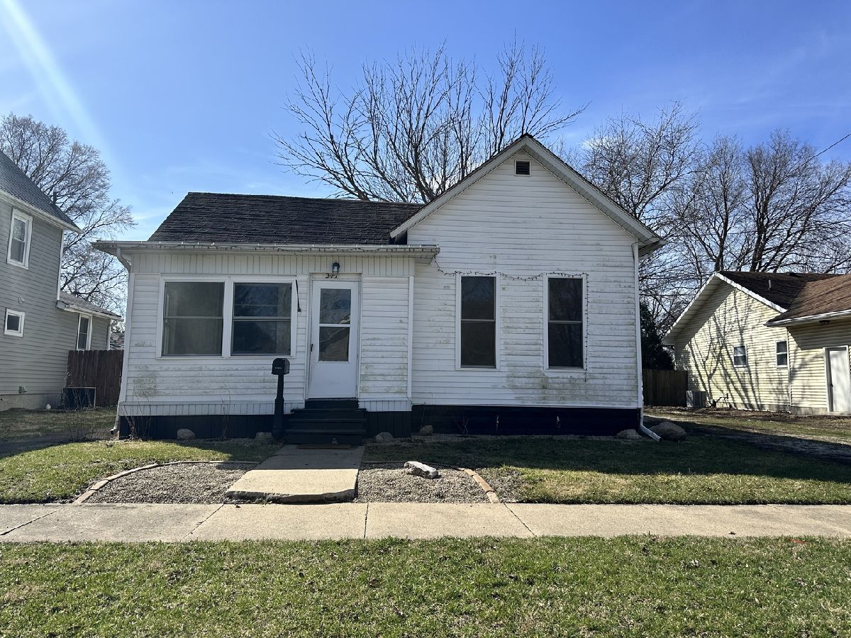  Sold Farmer City Illinois, 211 Water