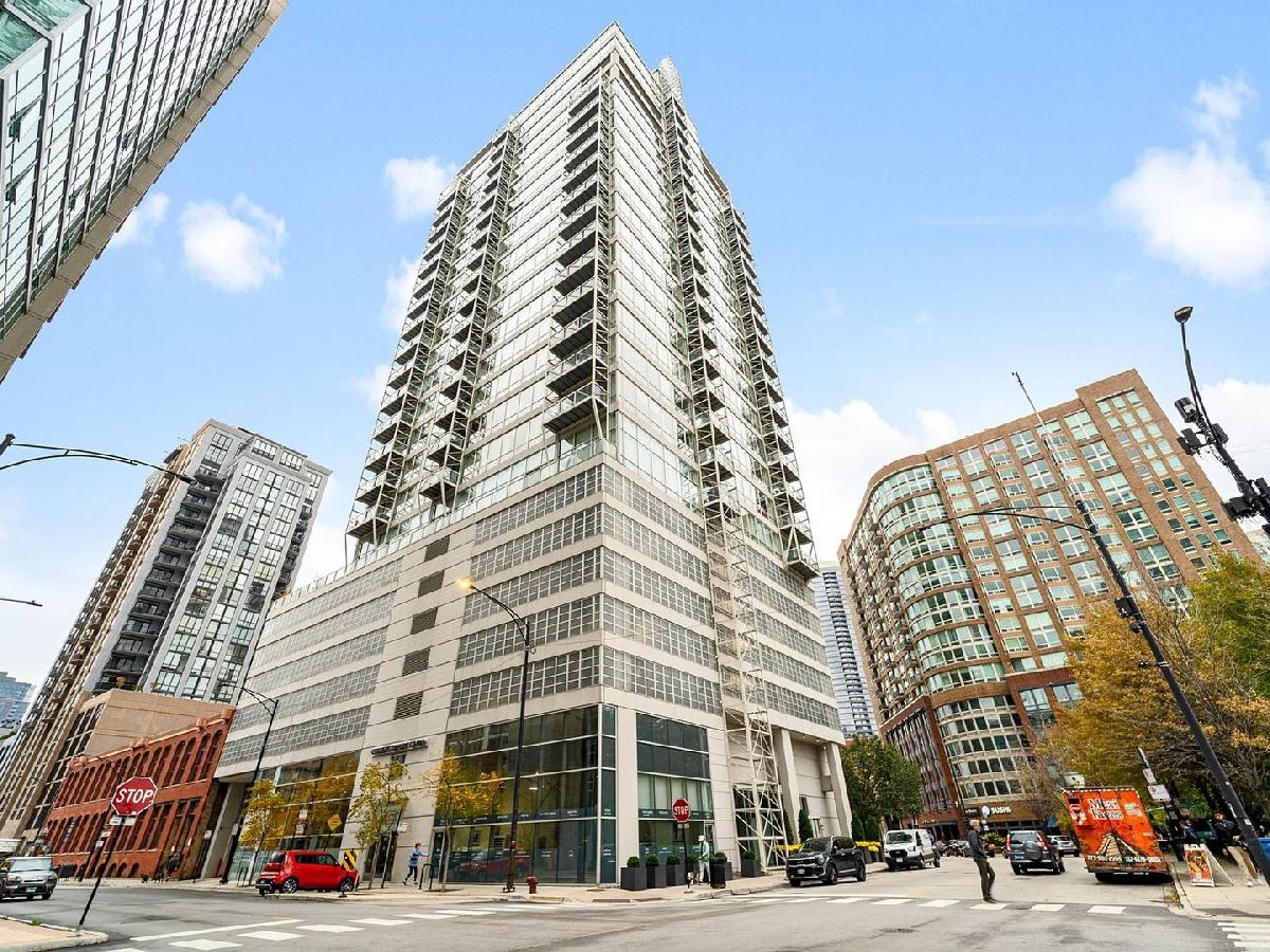 Condominiums For Rent Kingsbury On The Park Chicago Illinois, 653 Kingsbury