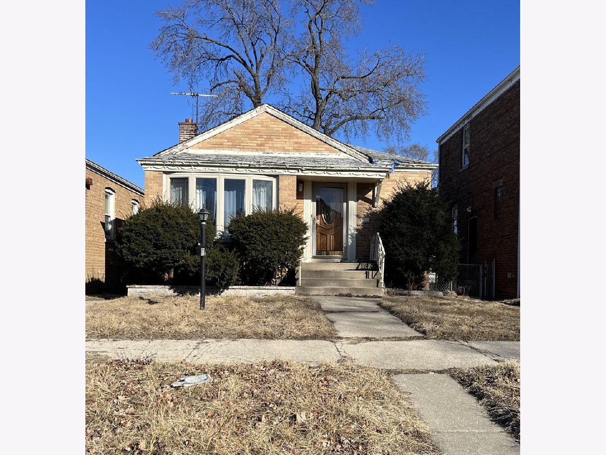  For Sale Chicago Illinois, 9731 Ellis Avenue