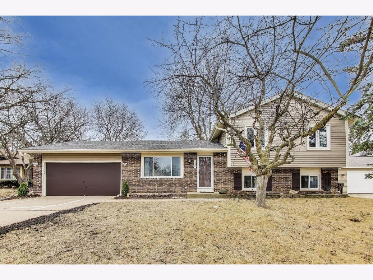 Homes & Condos & Townhomes Sold Winding Creek Mchenry Illinois, 5307 Abbey