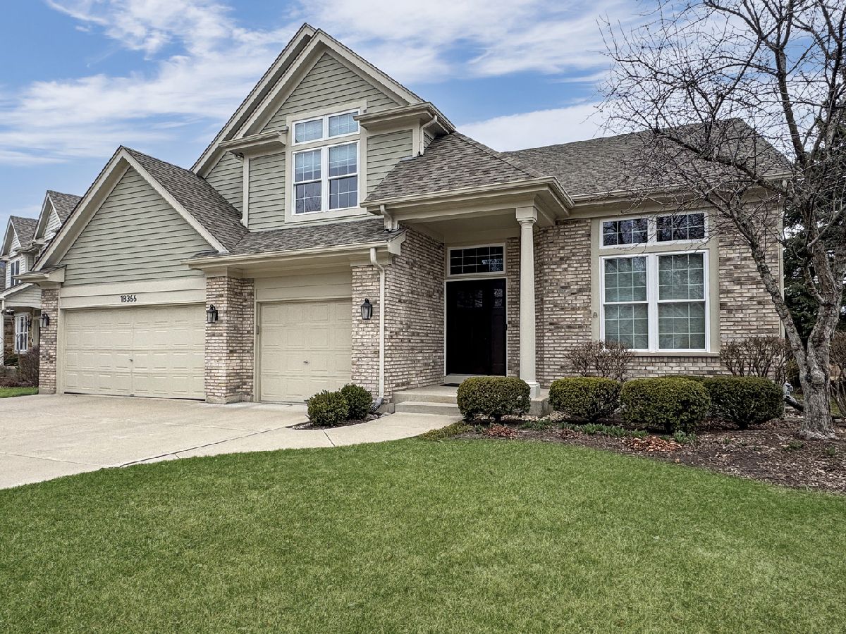 Homes & Townhomes Sold Tangueray Meadows Grayslake Illinois, 18366 Meander