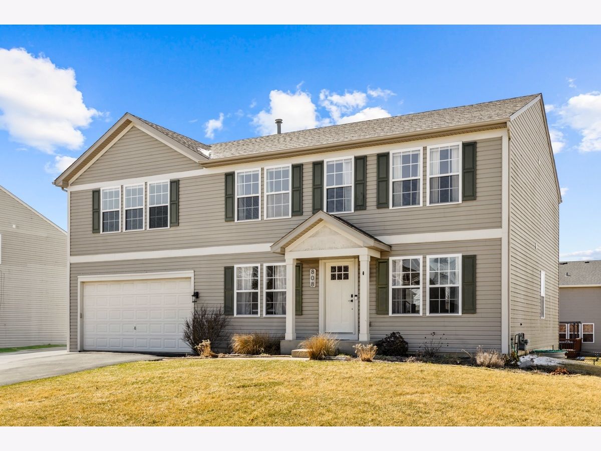 Sold Kirkland Illinois, 808 Willow