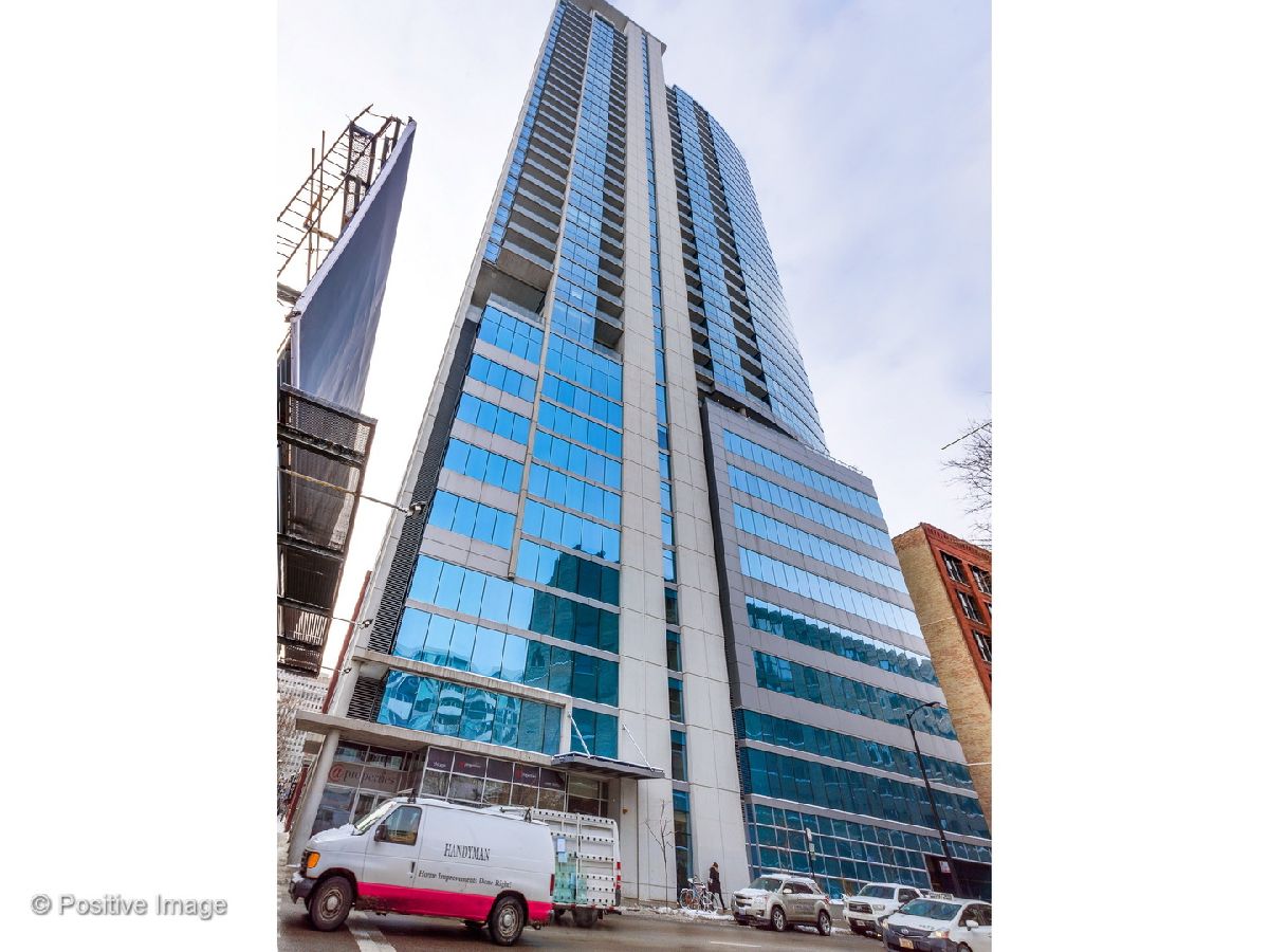 Condominiums Rented Silver Tower Chicago Illinois, 303 Ohio