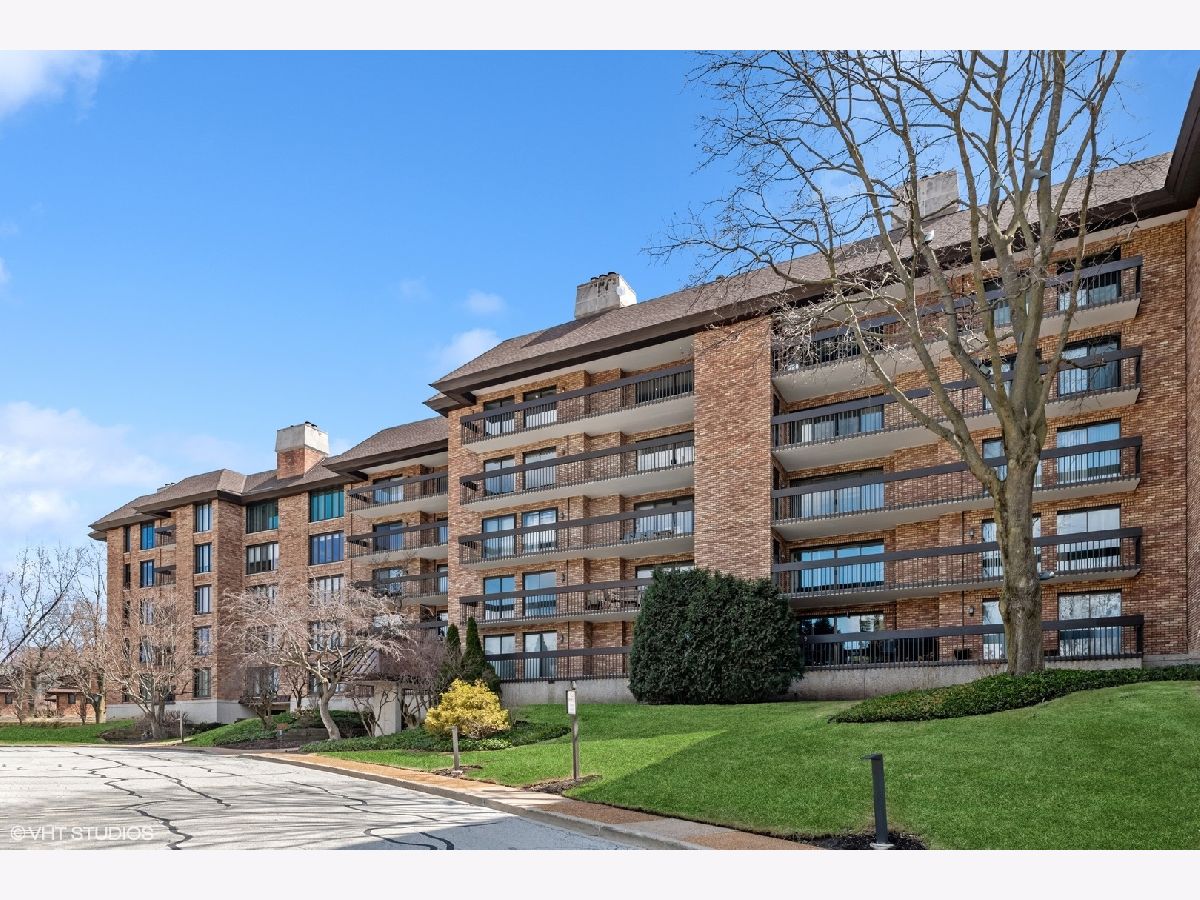 Condos & Townhomes & Homes Sold Mission Hills Northbrook Illinois, 3801 Mission Hills