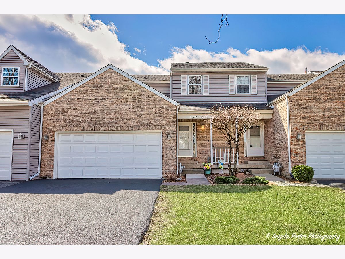 Townhomes For Sale Carriage Homes Of Huntley Huntley Illinois, 11369 Timer Drive