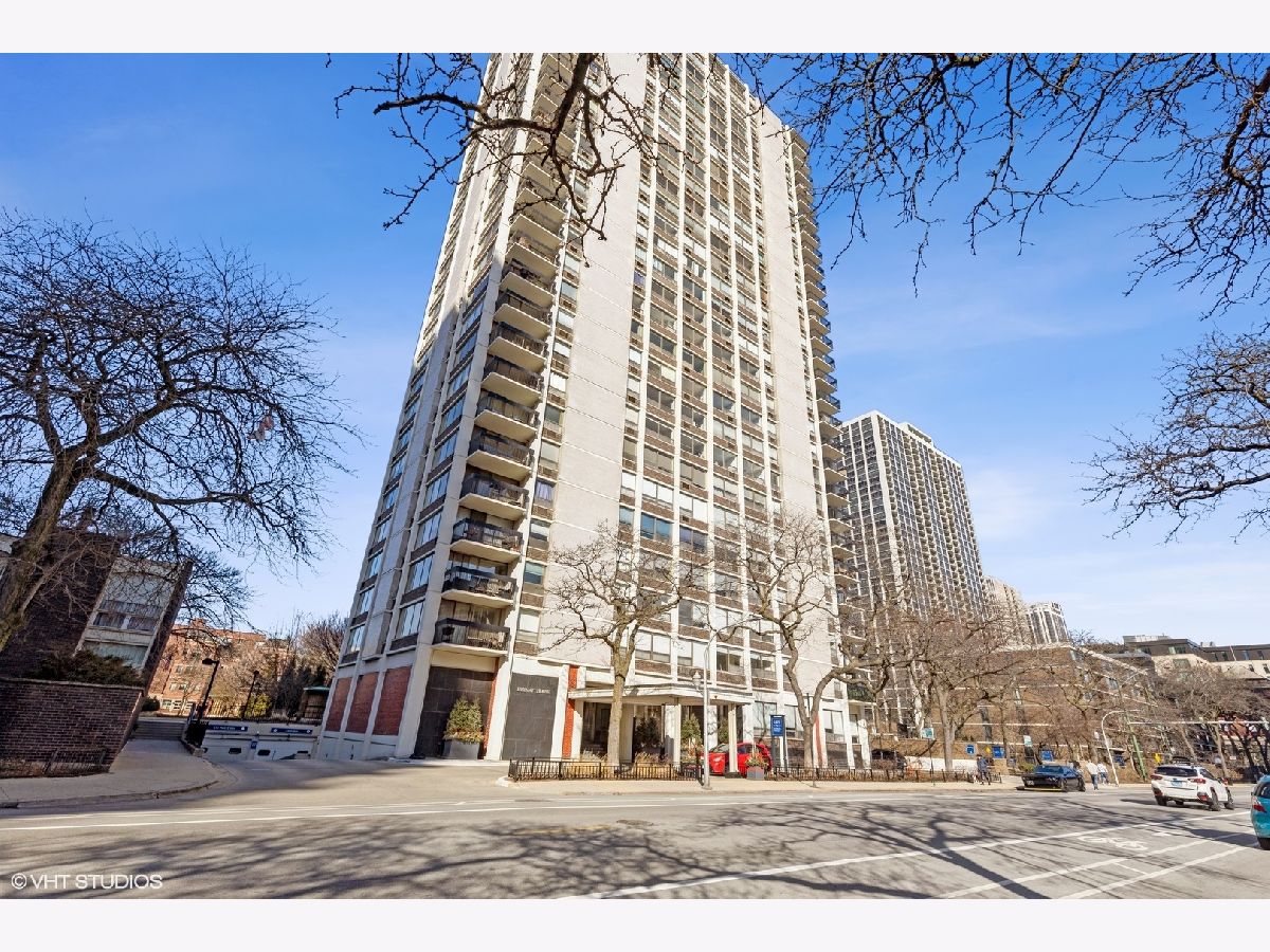 Condominiums Sold Sandburg Chicago Illinois, 1455 Sandburg