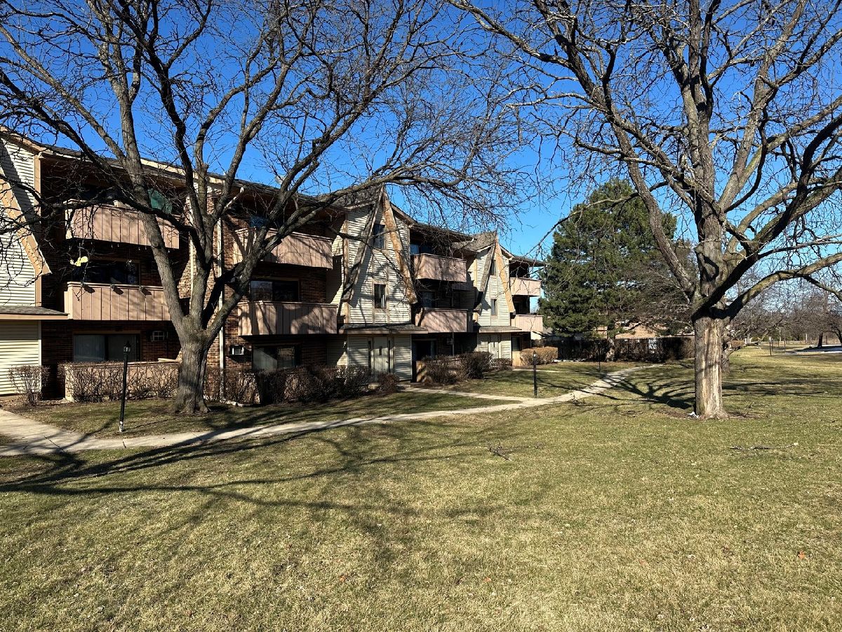 Townhomes & Condos & Homes Sold New Century Town Vernon Hills Illinois, 13 Echo