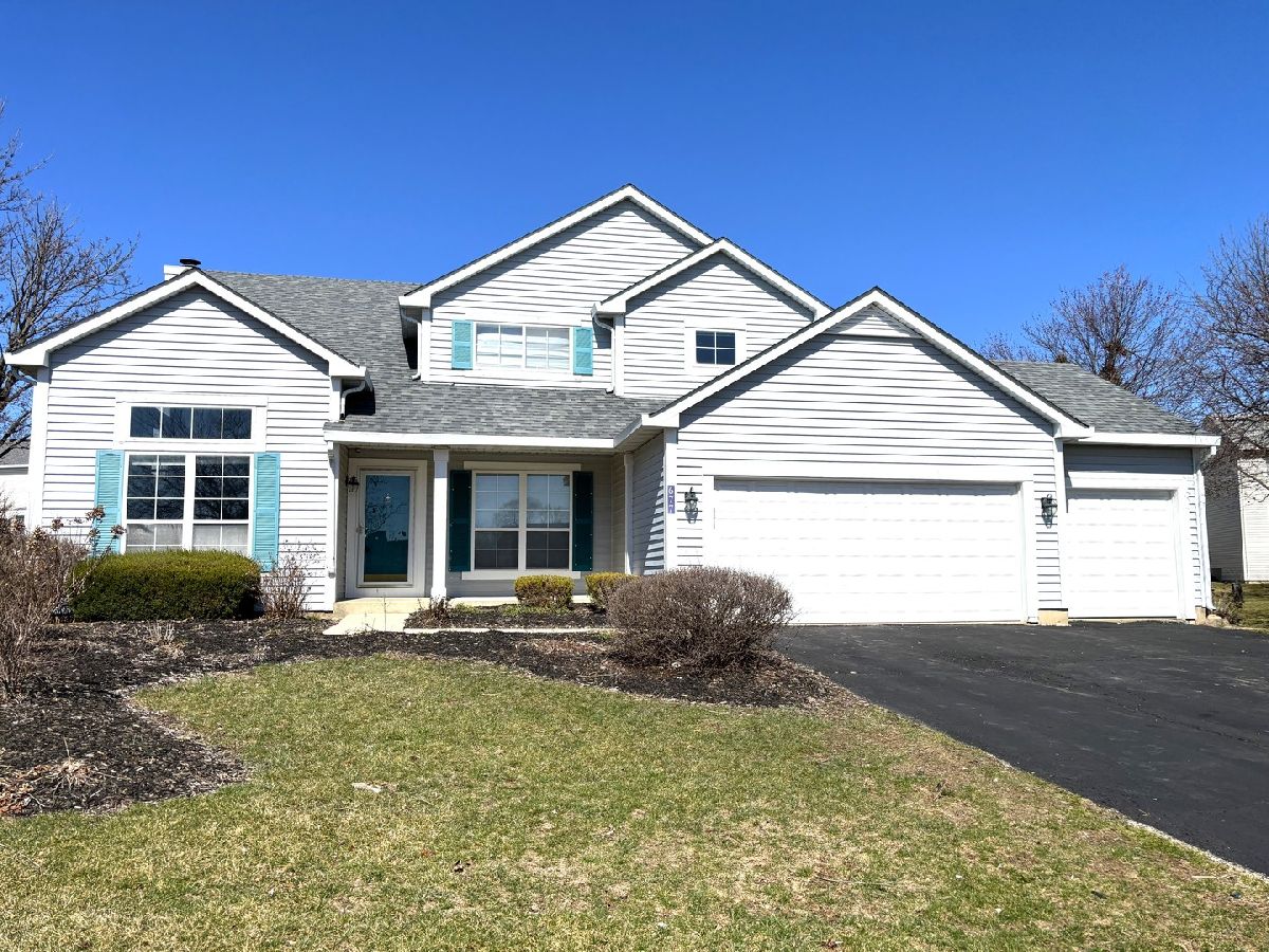 Homes Sold Renaissance Carol Stream Illinois, 677 Larch
