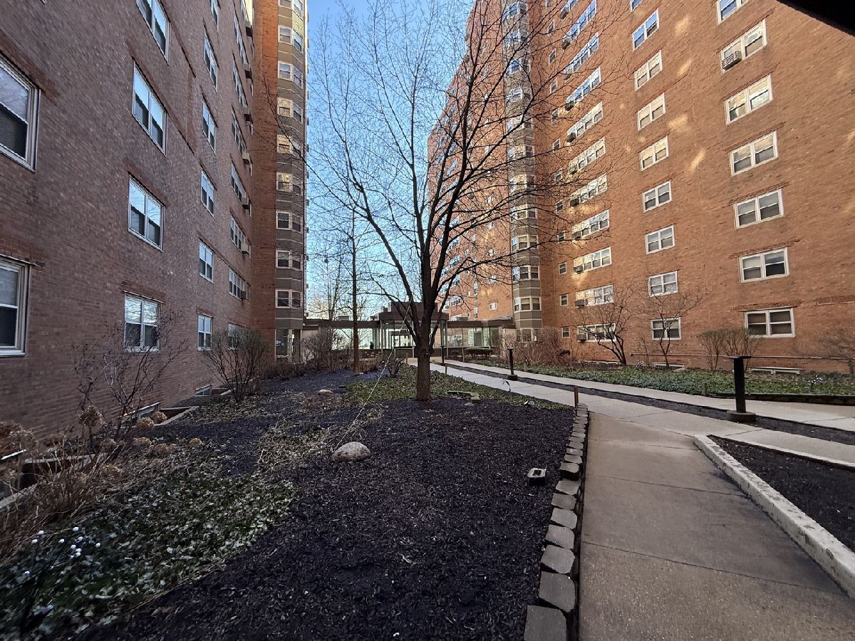 Condominiums Rented Shoreline Park Chicago Illinois, 4970 Marine