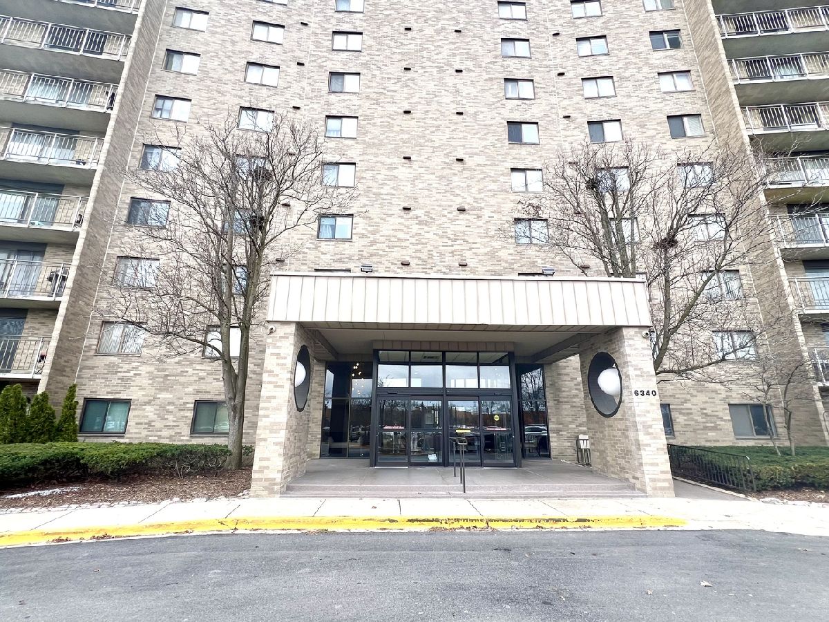 Condominiums Sold Lake Hinsdale Towers Willowbrook Illinois, 6340 Americana