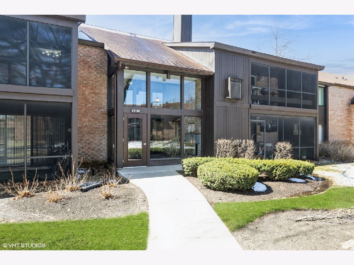 Homes & Townhomes & Condos Sold Four Colonies Crystal Lake Illinois, 740 Saint Andrews